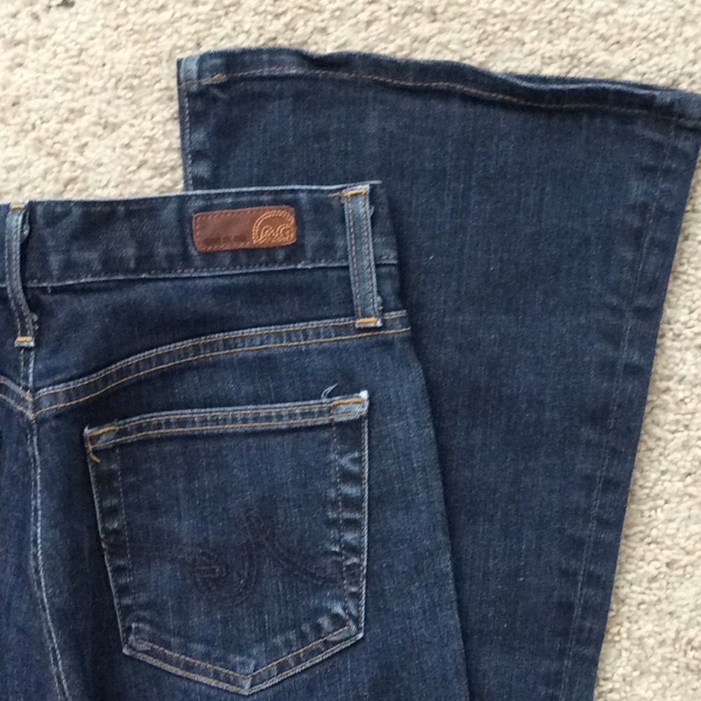 AG The Farrah 70’s Bell Bottoms. Size 27R.